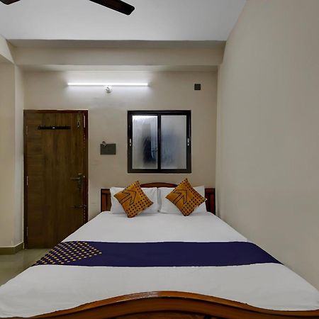 Spot On 73621 Srinivasa Boarding And Lodging Jālahalli Exterior foto
