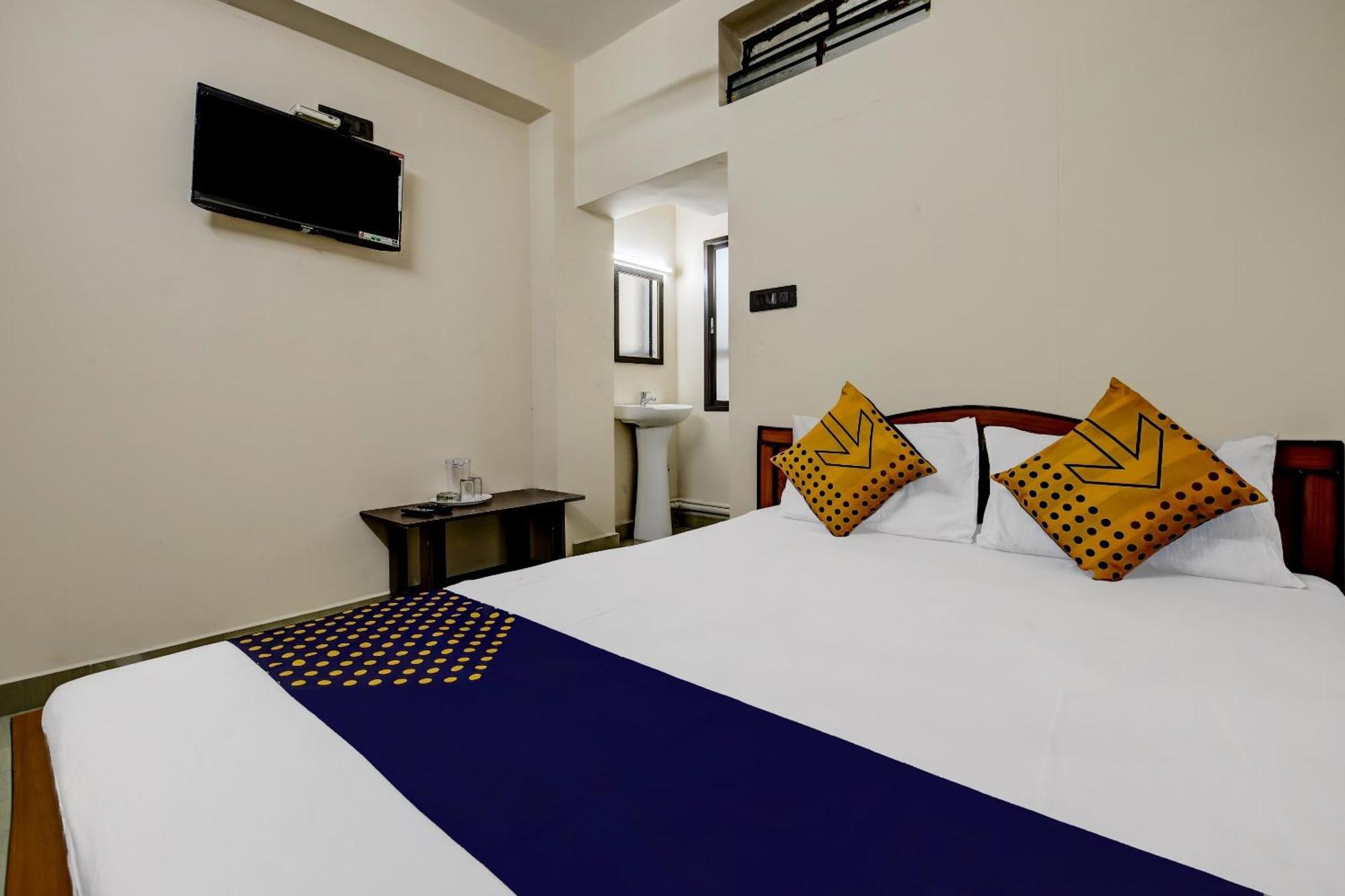 Spot On 73621 Srinivasa Boarding And Lodging Jālahalli Exterior foto