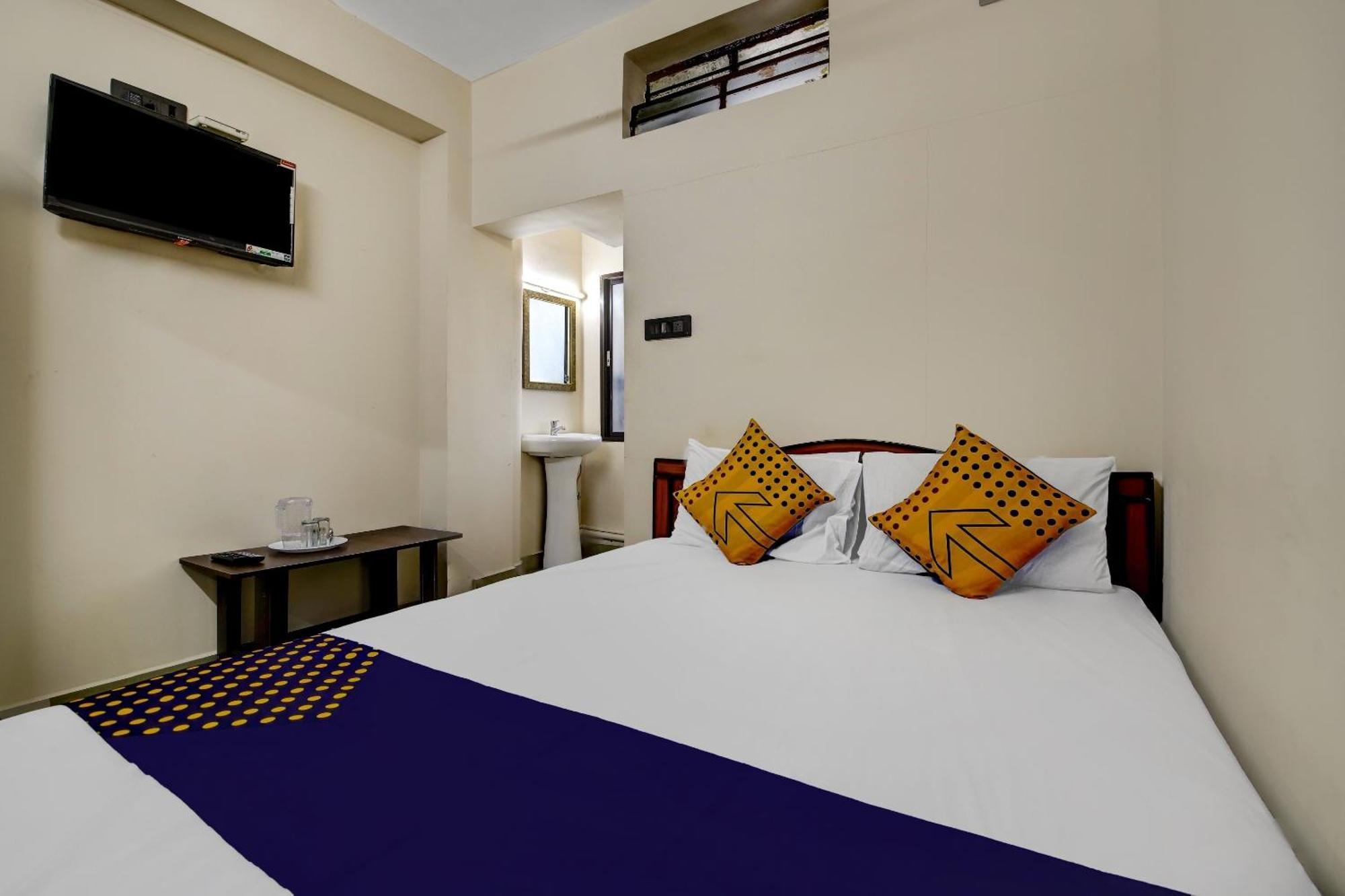 Spot On 73621 Srinivasa Boarding And Lodging Jālahalli Exterior foto